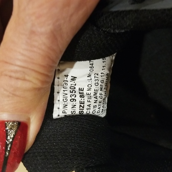 New Wilson black/Charcoal/Purple safety certified shoes size 8 CSA Standards - Picture 3 of 6